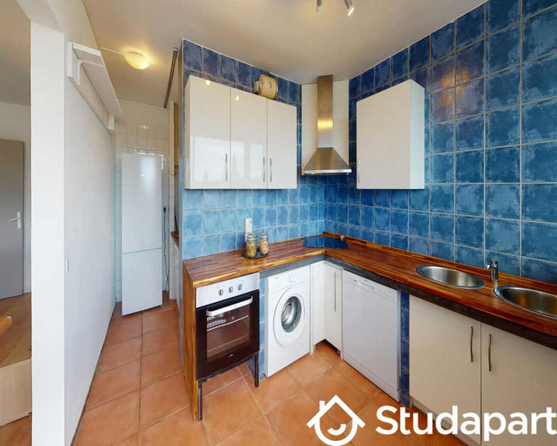 Chambre - 100 m² - 1 pièce