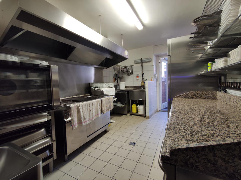 Fonds de commerce - Magasins - 200 m²