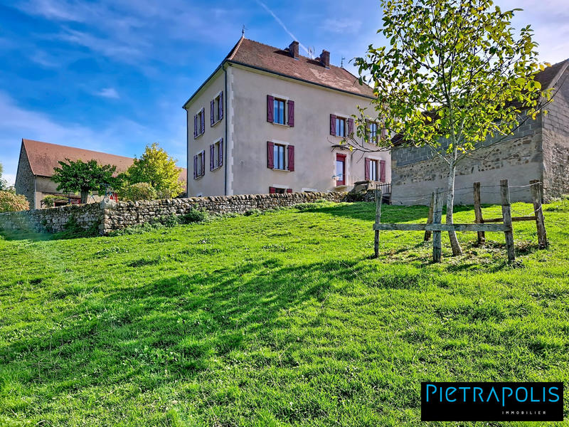 Maison - 204 m² - 6 pièces