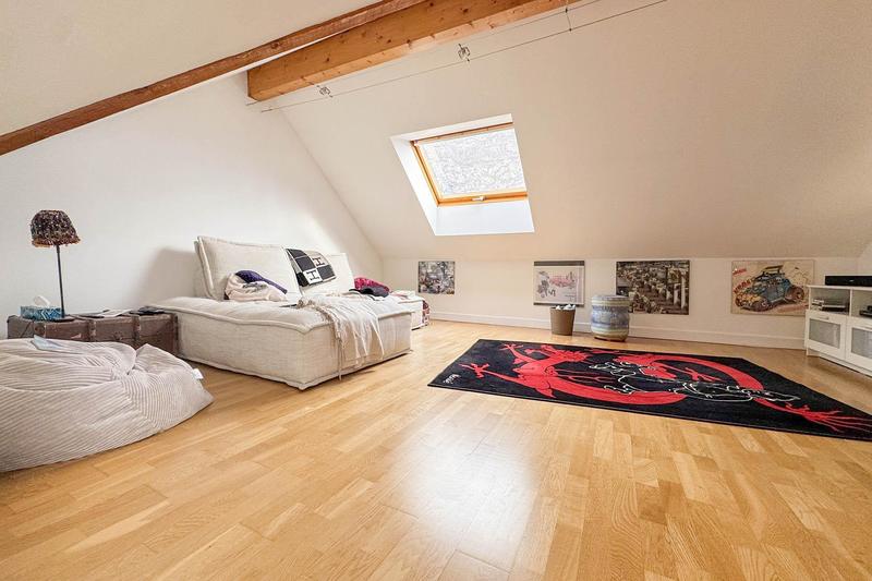 Maison - 226 m² - 8 pièces