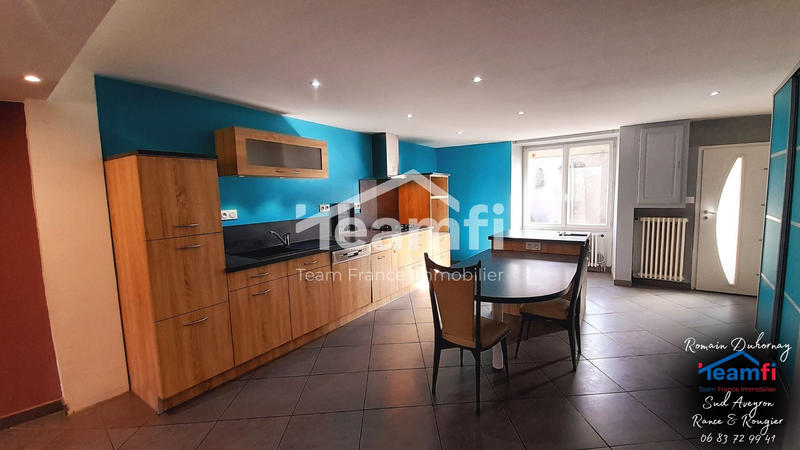 Maison - 96 m² - 8 pièces