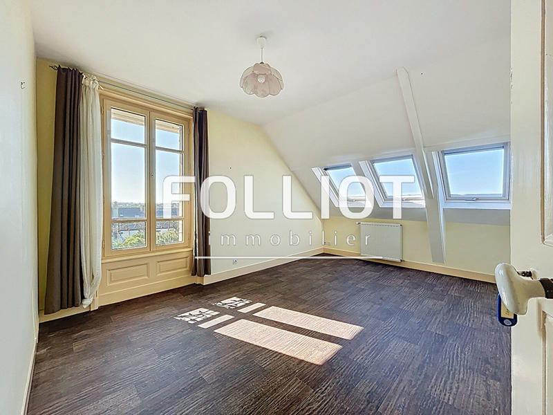 Maison - 187 m² - 8 pièces