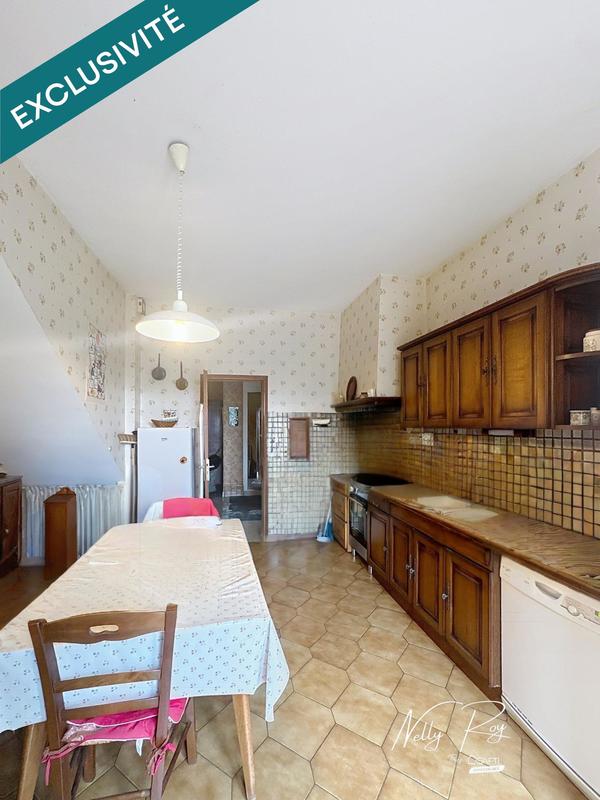 Maison - 200 m² - 9 pièces