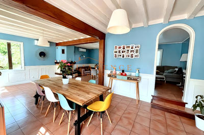 Maison - 210 m² - 7 pièces