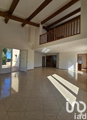 Maison - 196 m² - 7 pièces