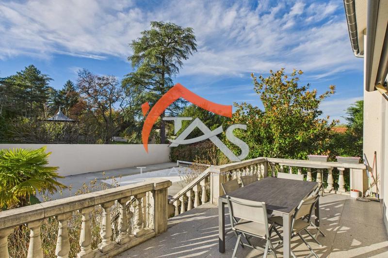 Maison - 135 m² - 6 pièces