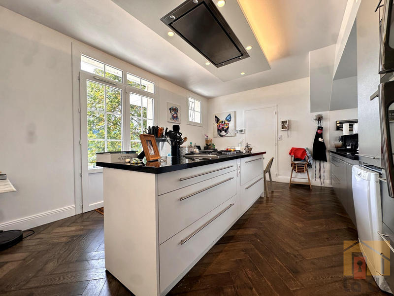 Maison - 200 m² - 6 pièces