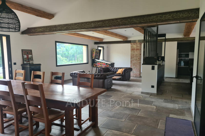 Maison - 225 m² - 6 pièces