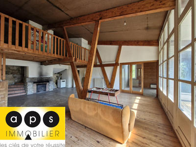 Maison - 180 m² - 9 pièces