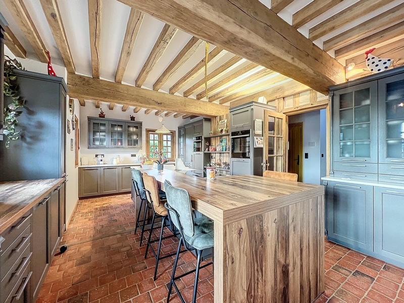 Maison - 262 m² - 6 pièces