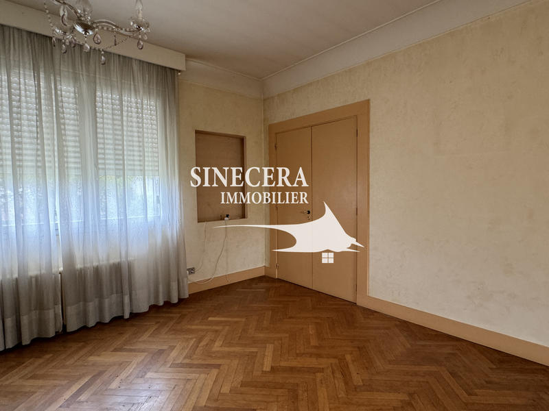 Propriété - 600 m² - 16 pièces