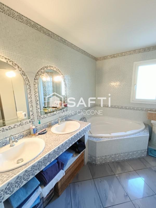 Maison - 131 m² - 6 pièces