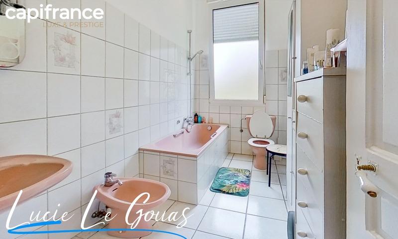 Demeure - 181 m² - 8 pièces