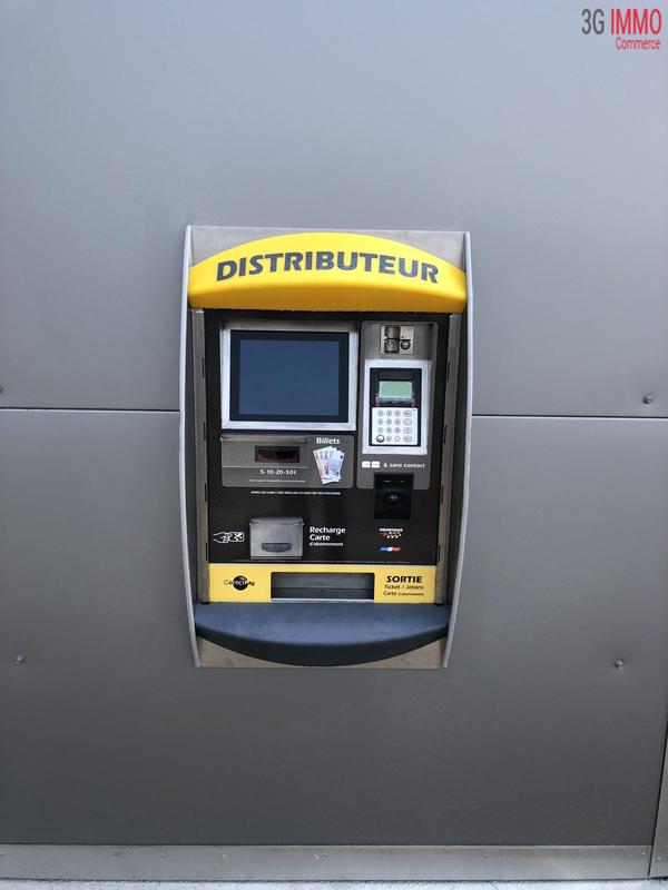 Fonds de commerce - Magasins - 294 m²