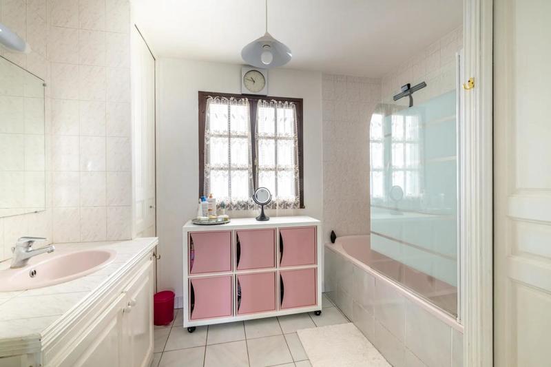 Appartement - 140 m² - 6 pièces