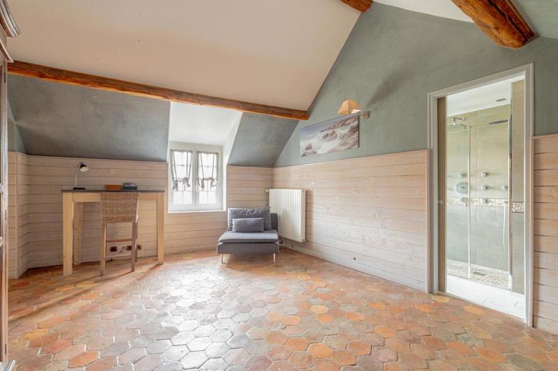 Maison - 353 m² - 9 pièces