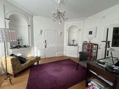 Demeure - 180 m² - 9 pièces