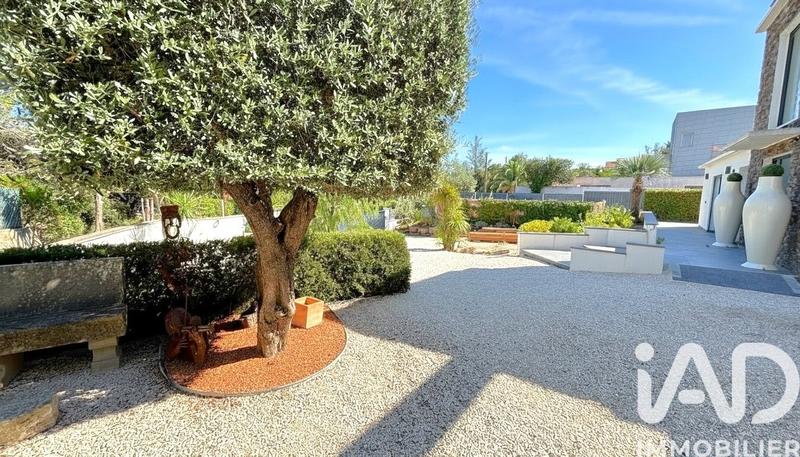 Maison - 319 m² - 9 pièces