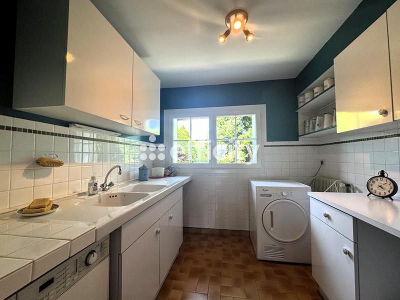 Maison - 215 m² - 8 pièces