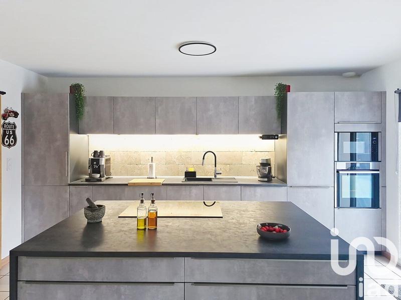 Maison - 185 m² - 7 pièces