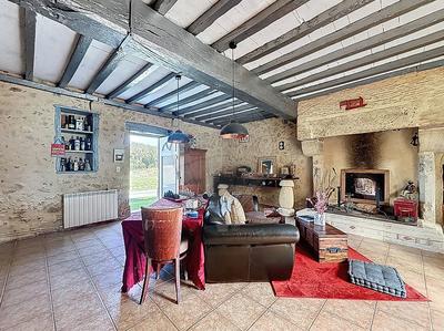Maison en pierre - 266 m² - 6 pièces
