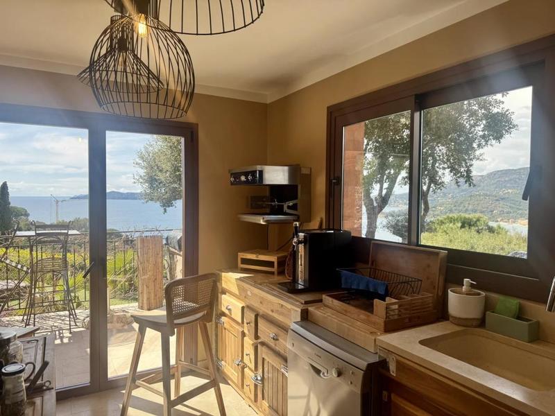 Maison - 210 m² - 7 pièces