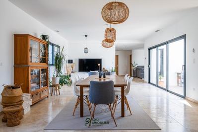 Maison - 220 m² - 5 pièces