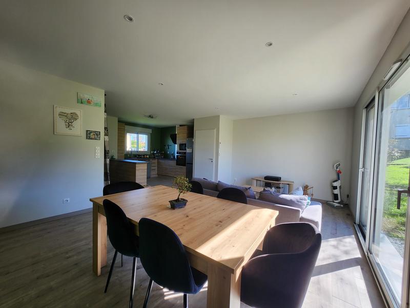 Maison - 80 m² - 5 pièces