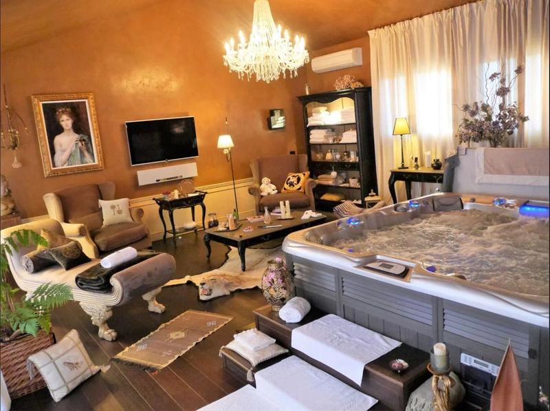 Mas - 303 m² - 8 pièces