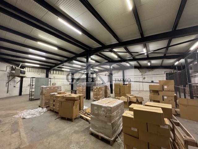Entrepôt - 325 m²