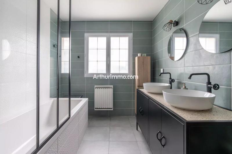 Maison - 99 m² - 6 pièces