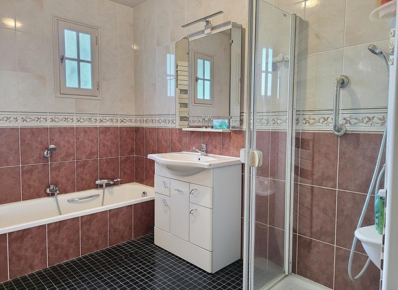 Maison - 203 m² - 7 pièces