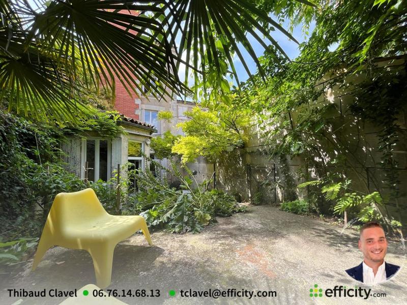 Maison - 240 m² - 6 pièces