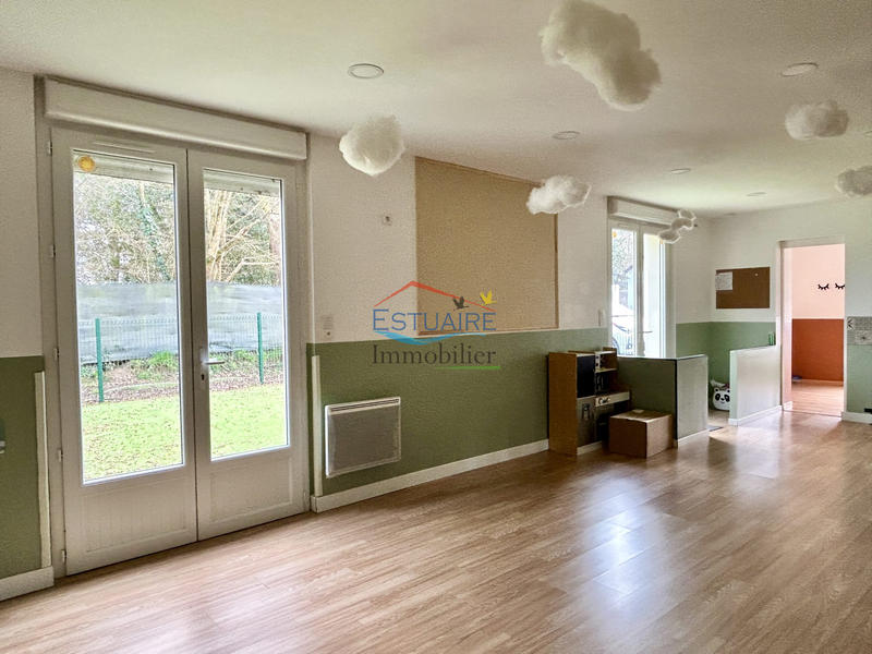 Maison - 220 m² - 9 pièces