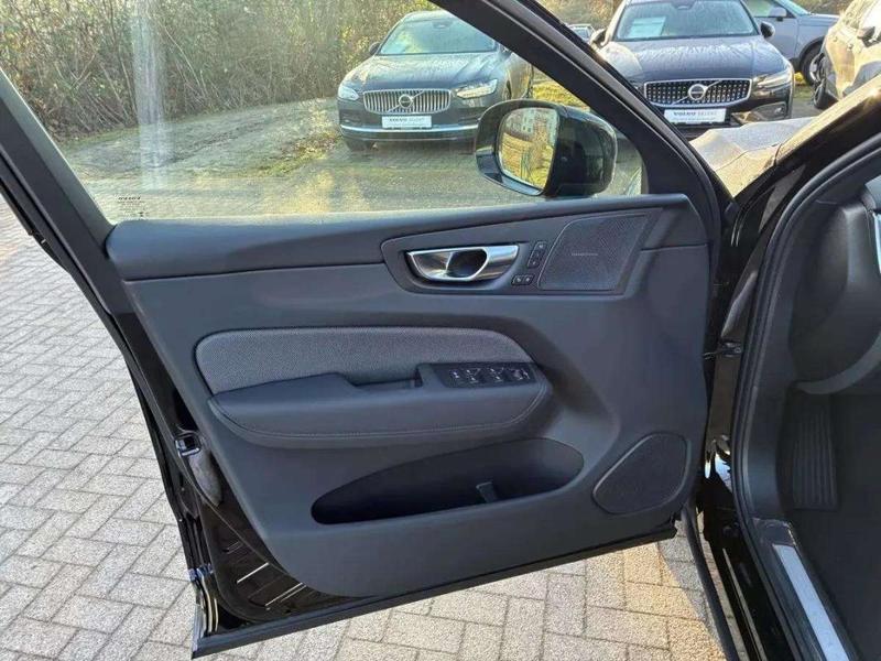 Volvo Xc60 B5 Plus Black Edition Awd