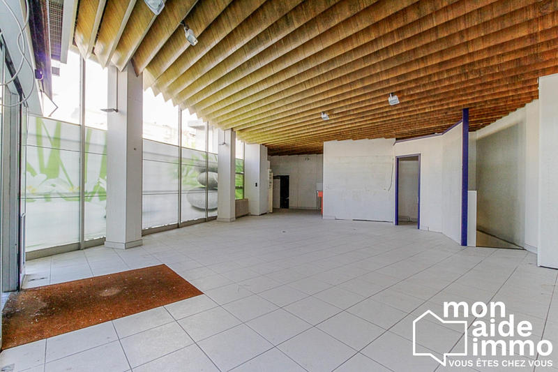 Local commercial - 148 m² - 2 pièces