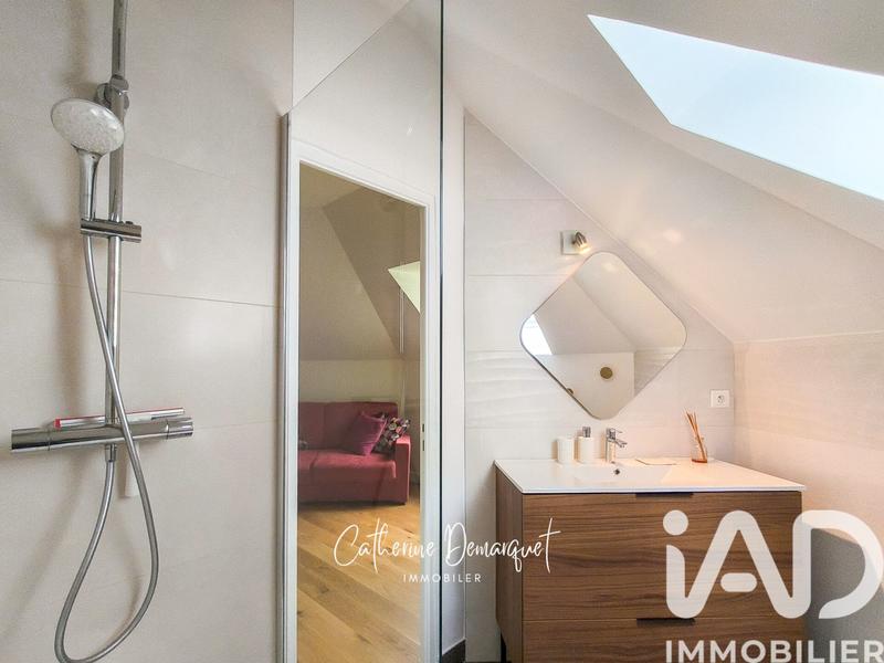 Maison - 203 m² - 8 pièces