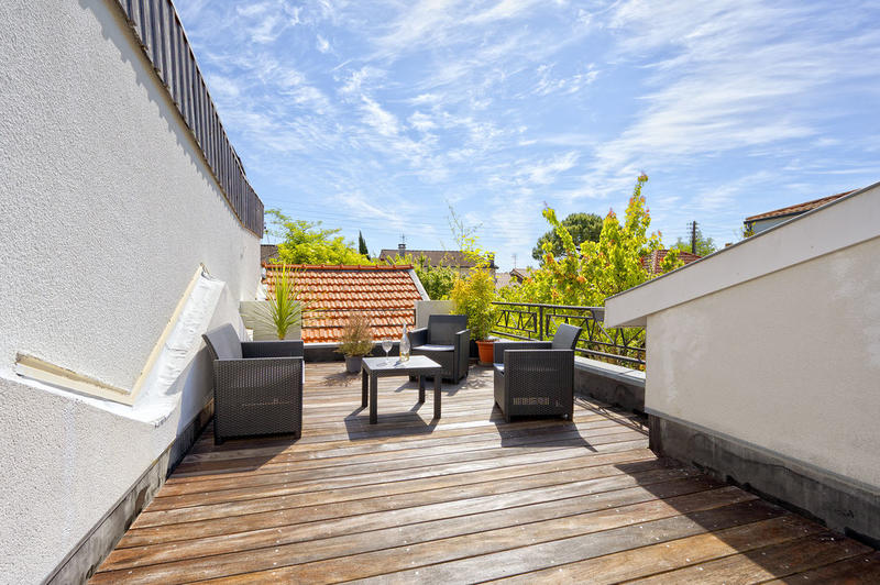 Propriété - 305 m² - 7 pièces