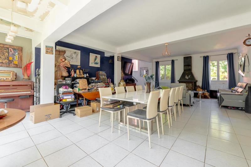 Propriété - 800 m² - 10 pièces