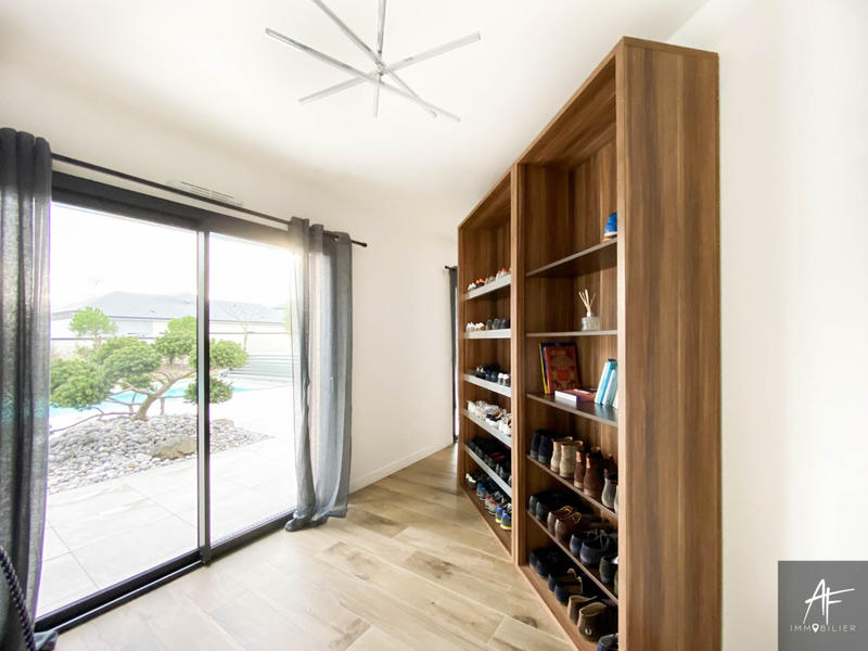 Villa - 320 m² - 8 pièces