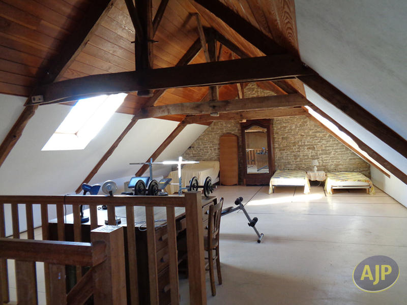 Maison - 250 m² - 13 pièces