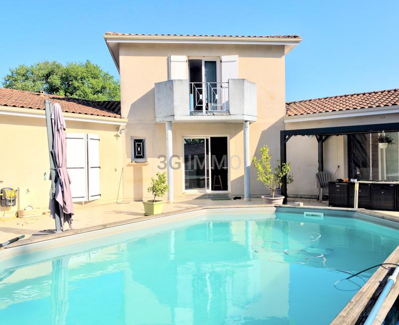 Maison contemporaine - 204 m² - 9 pièces