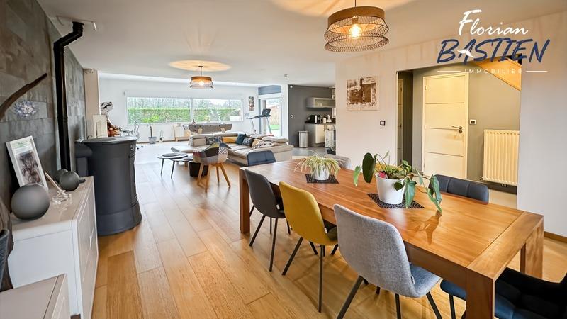 Maison - 180 m² - 7 pièces