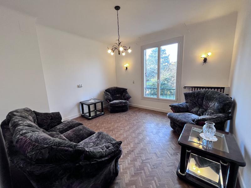 Maison traditionnelle - 229 m² - 10 pièces