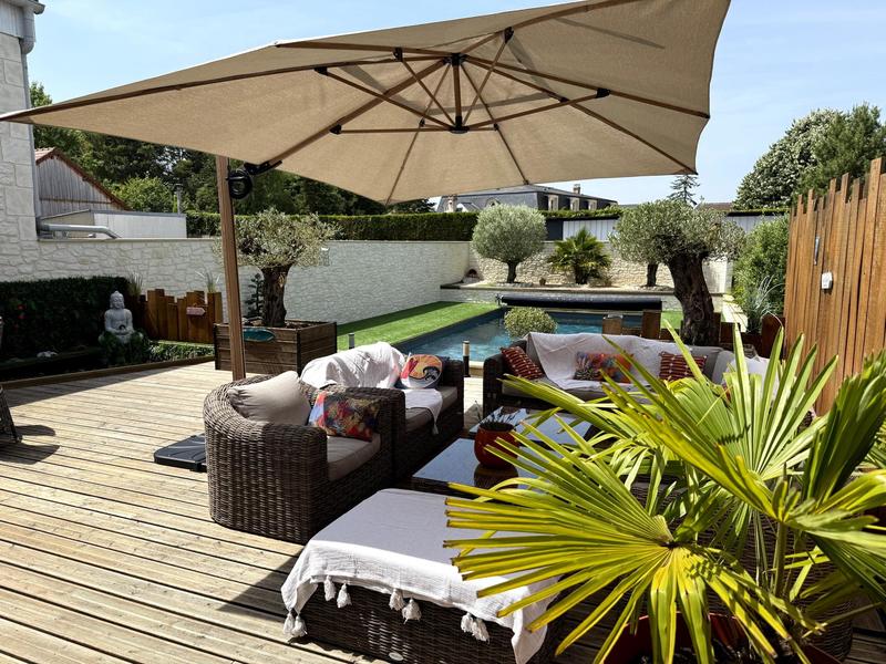 Maison - 251 m² - 4 pièces