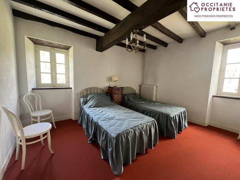 Propriété - 213 m² - 7 pièces