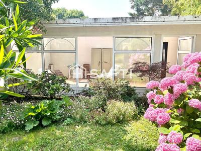 Maison - 190 m² - 8 pièces