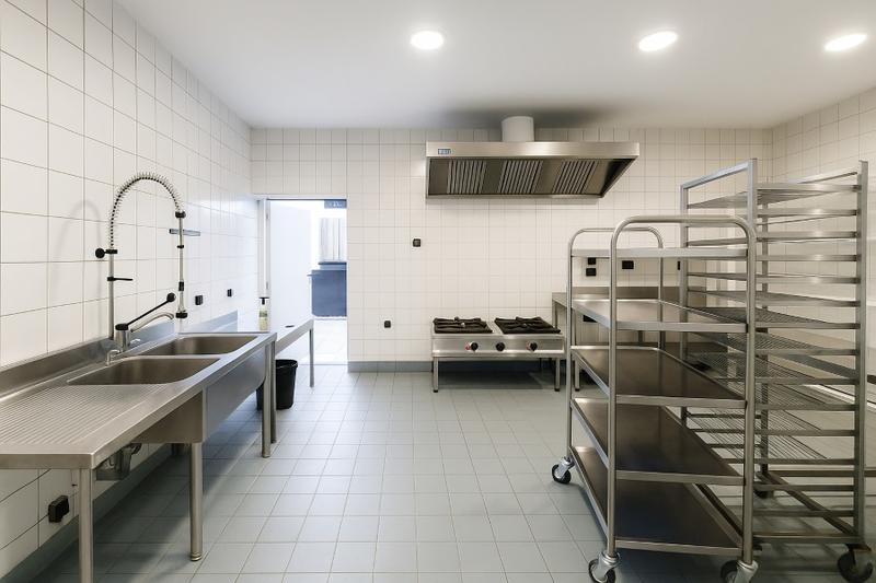 Local d'activité / Entrepôt - 950 m²