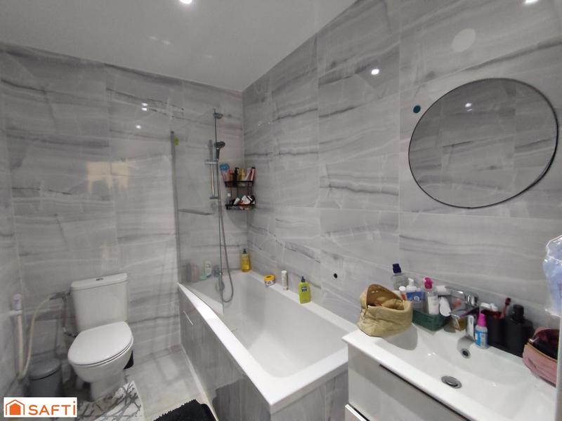 Maison - 210 m² - 10 pièces