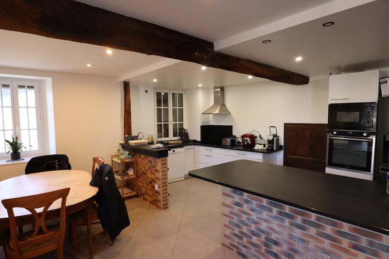 Maison - 164 m² - 9 pièces